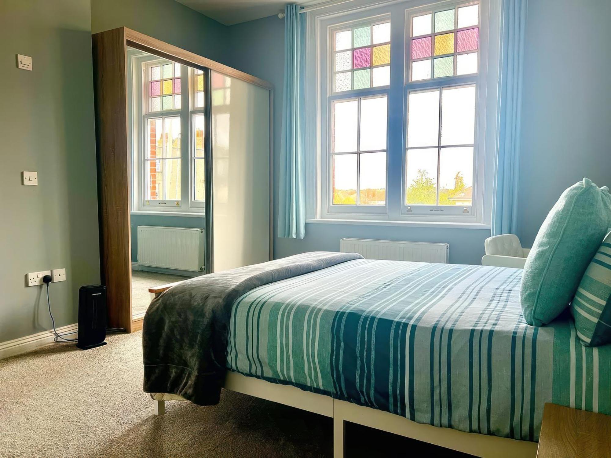 Lovely 2 Bed 2 Bath Flat With Free Parking 浦耳 外观 照片