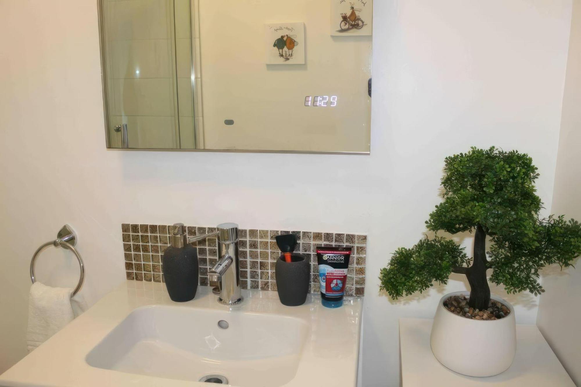 Lovely 2 Bed 2 Bath Flat With Free Parking 浦耳 外观 照片