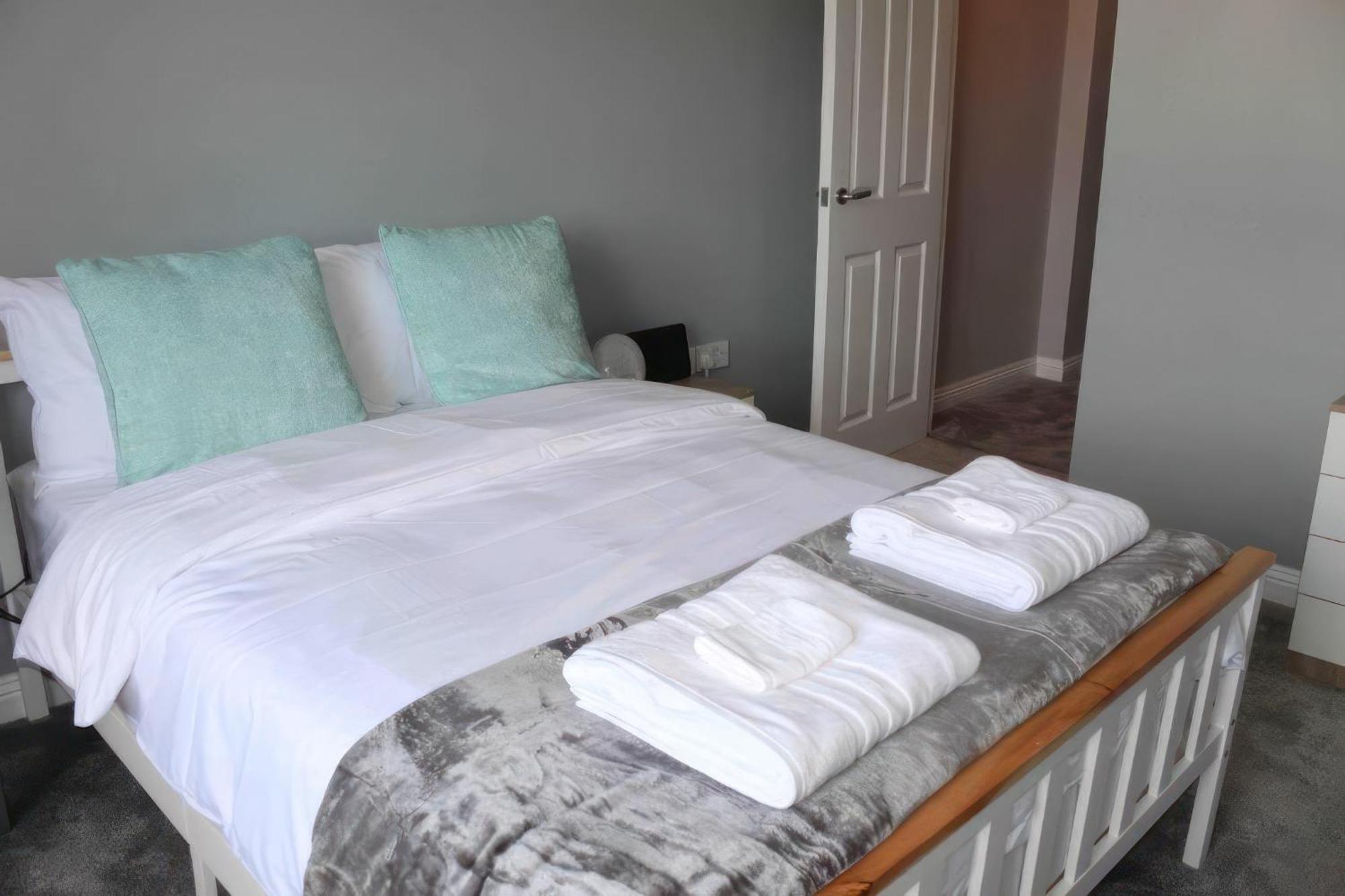 Lovely 2 Bed 2 Bath Flat With Free Parking 浦耳 外观 照片