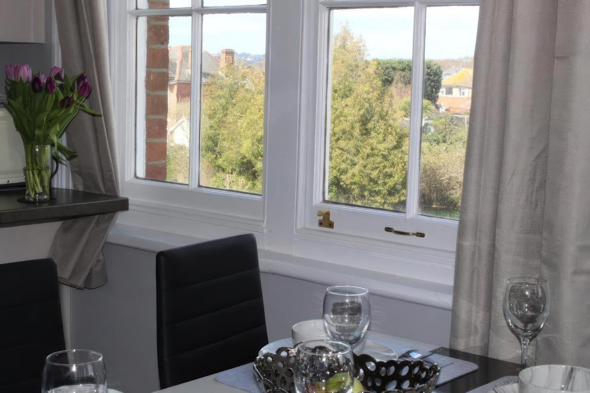 Lovely 2 Bed 2 Bath Flat With Free Parking 浦耳 外观 照片
