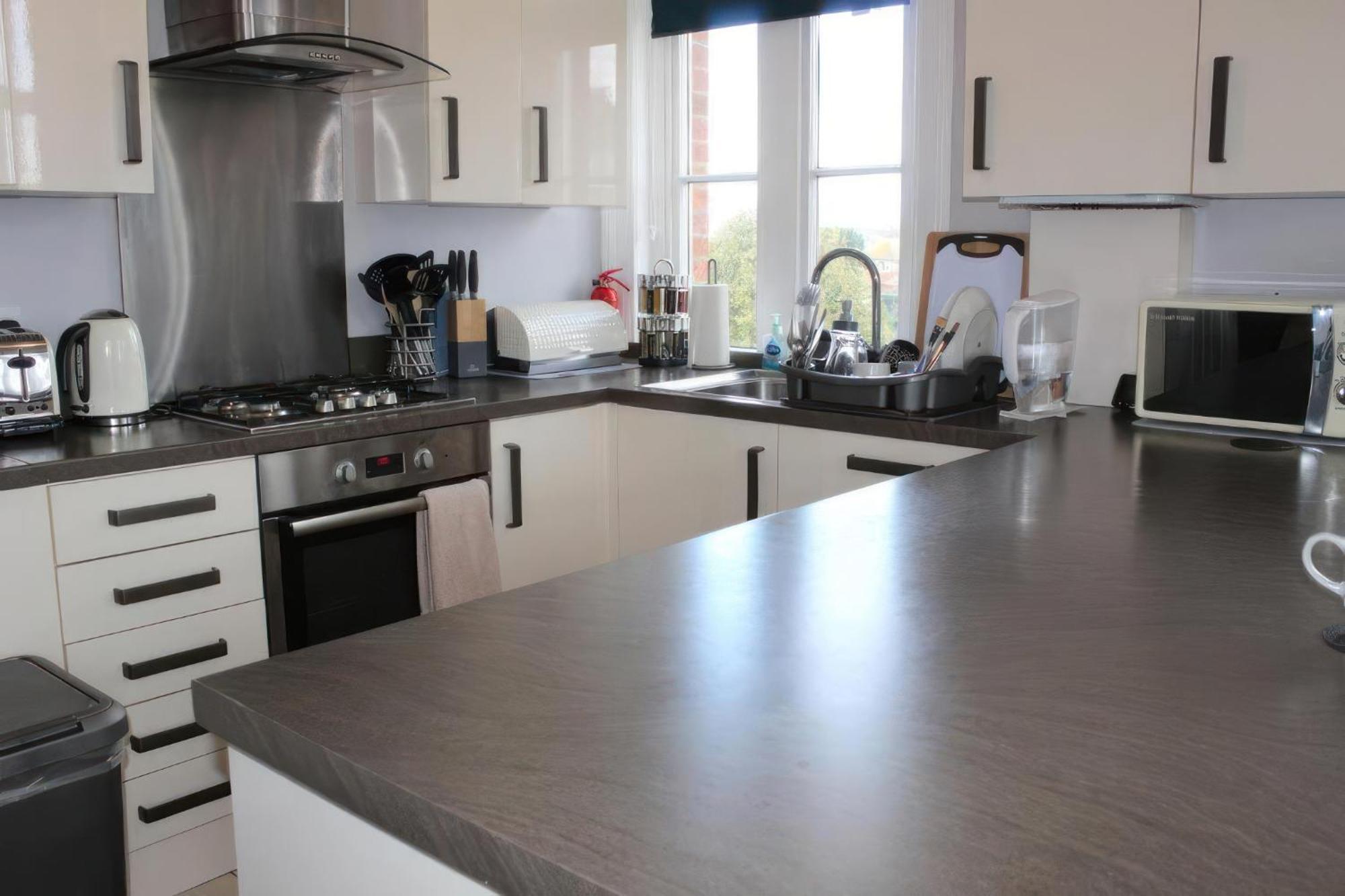 Lovely 2 Bed 2 Bath Flat With Free Parking 浦耳 外观 照片