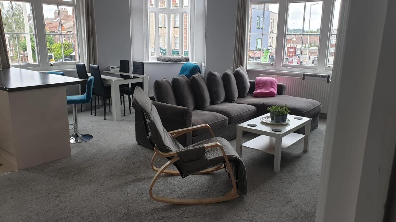 Lovely 2 Bed 2 Bath Flat With Free Parking 浦耳 外观 照片